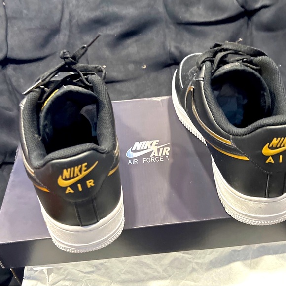 Size 9 - Picture 3 of 5